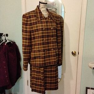 Women's EUC JH Collectibles brown/maroon jacket w/ pencil skirt size 12